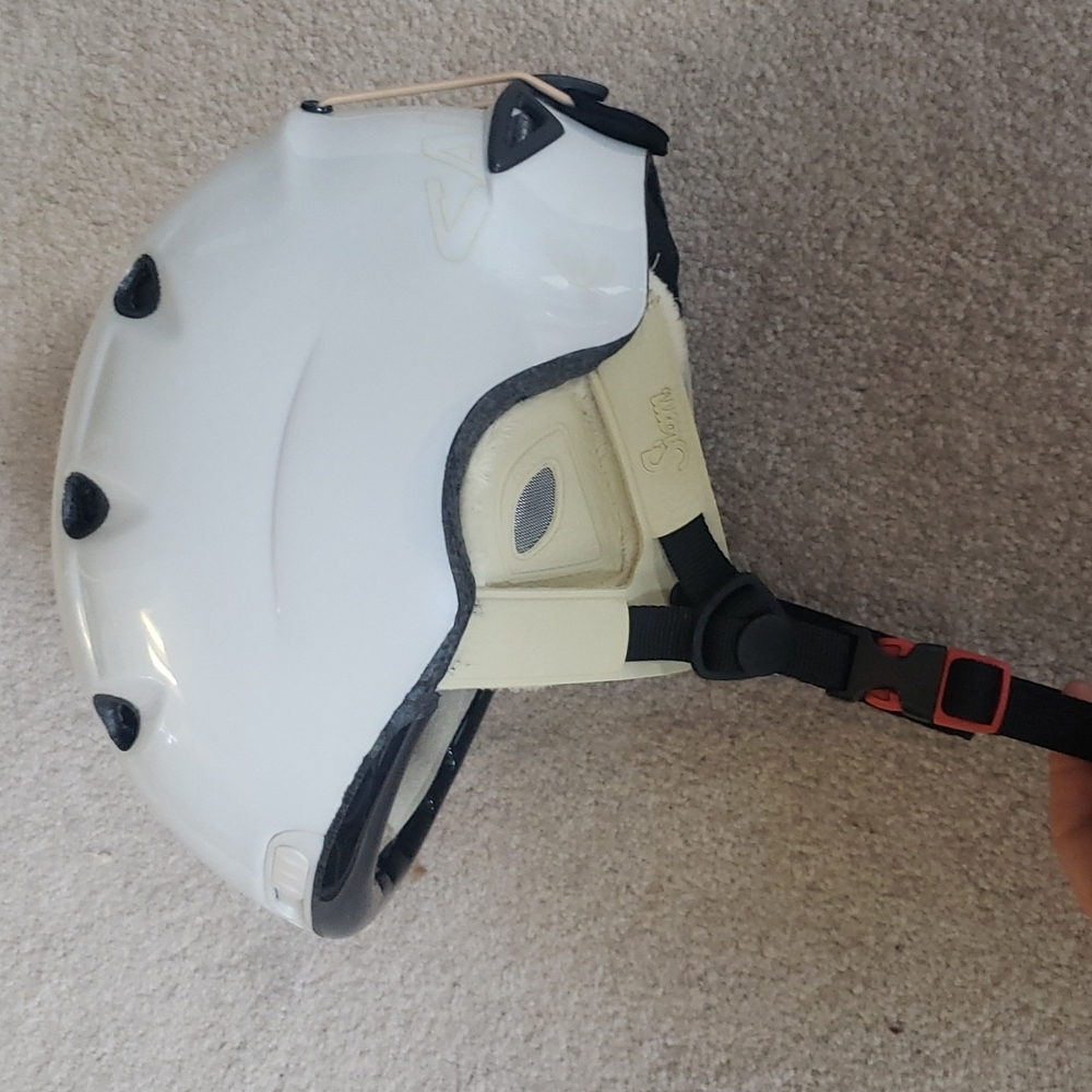 Solomon ski/snowboard helmet